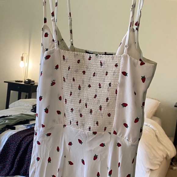 ***Sold***Realisation Alba Strawberry Dress - Picture 8 of 9